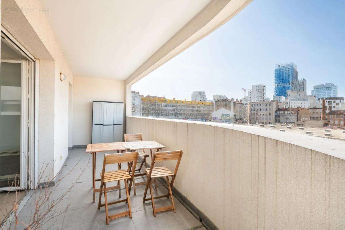Appartement à MARSEILLE-3E