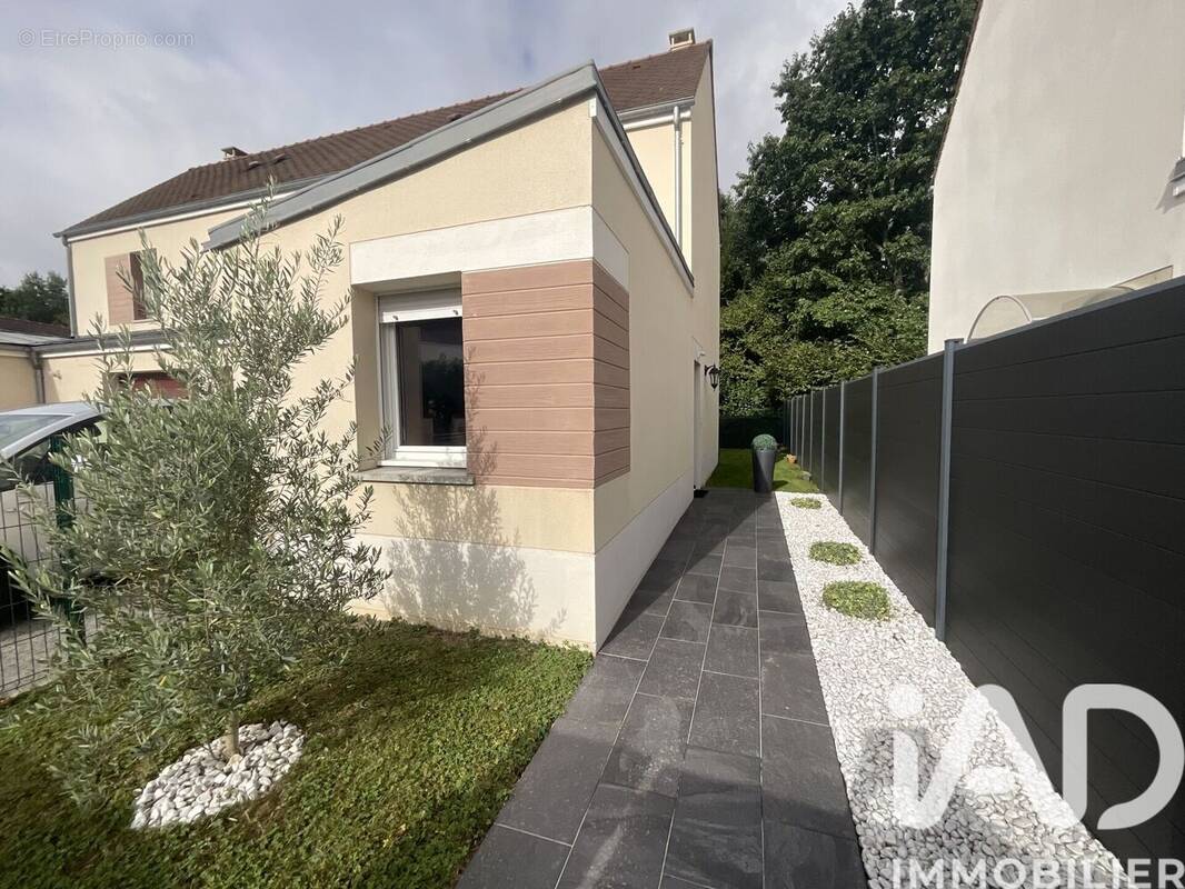 Photo 1 - Maison à CESSON