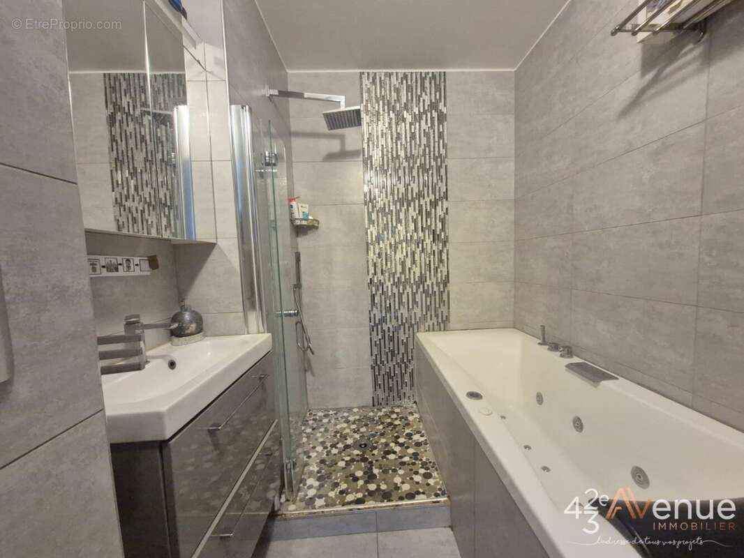 Appartement à SAINT-ETIENNE