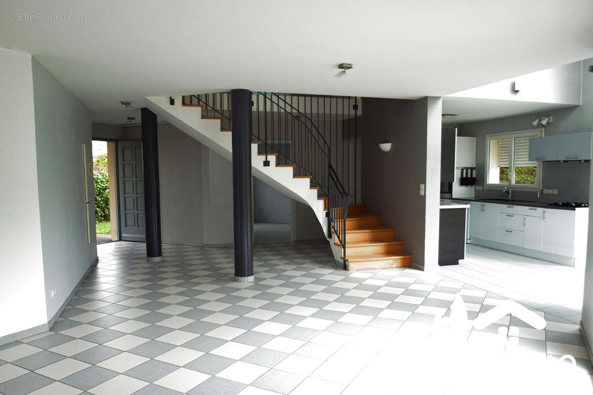 Maison à VARCES-ALLIERES-ET-RISSET