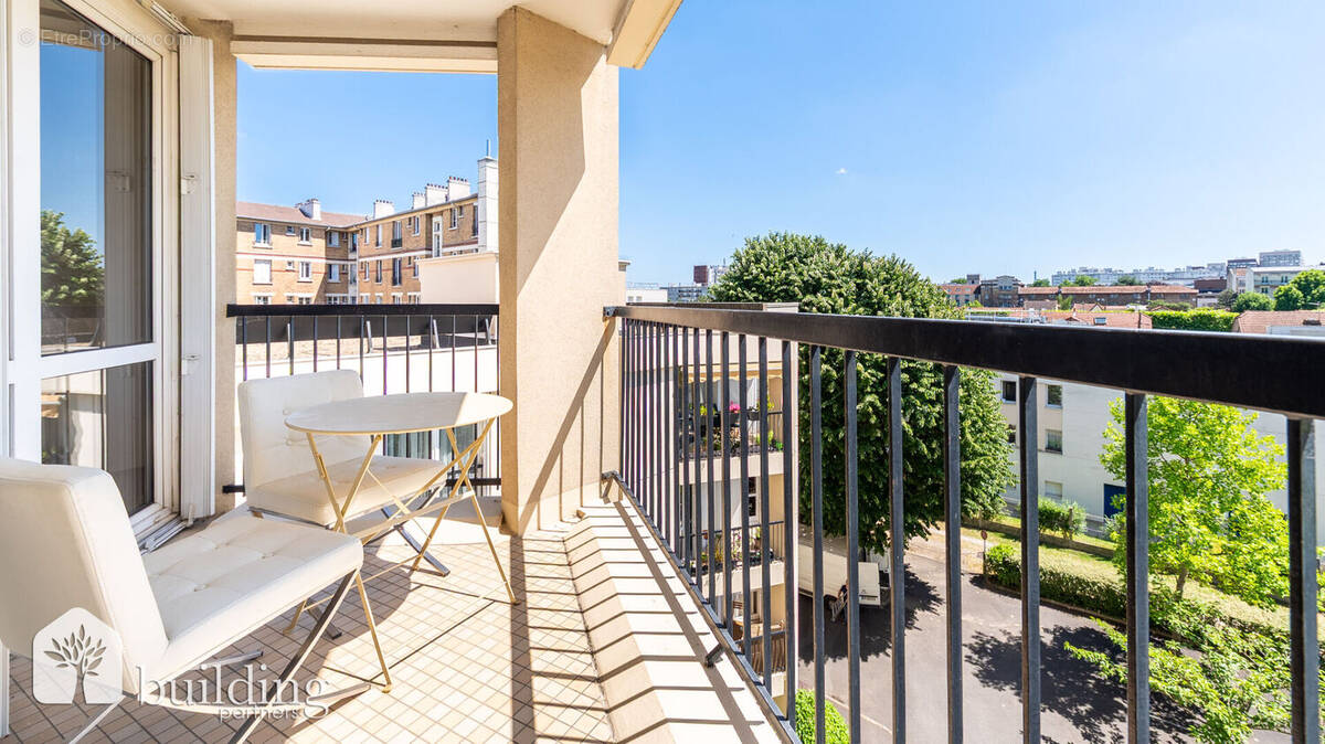 Appartement à COURBEVOIE