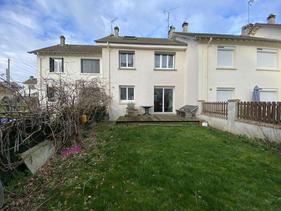 Maison à ROSNY-SUR-SEINE