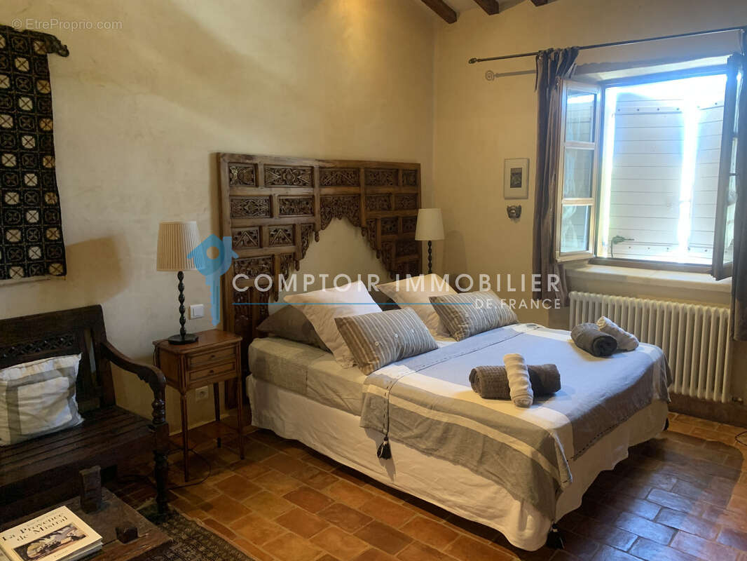 Belle et grande maison en pierres avec piscine - photo 9