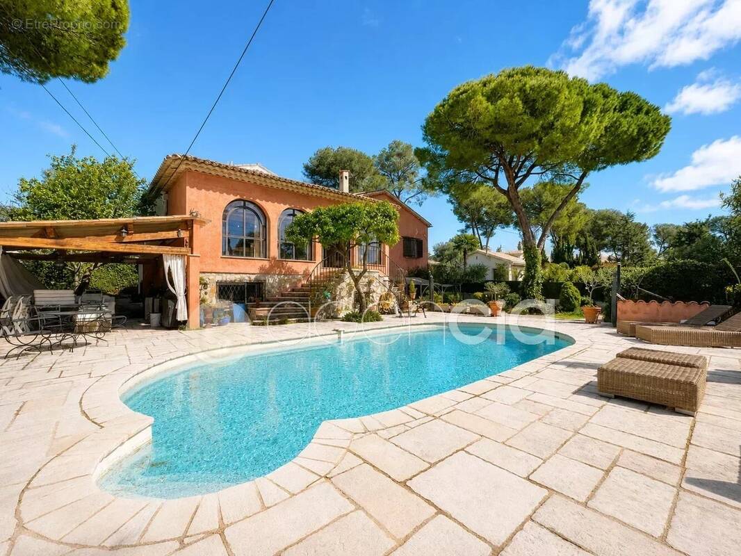 Maison à MOUGINS
