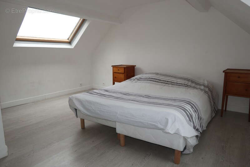 Petite maison   2 chambres   avec cour - photo 7