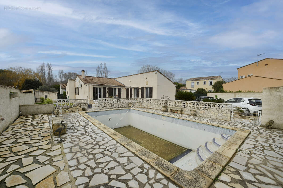 Maison à JONQUIERES-SAINT-VINCENT