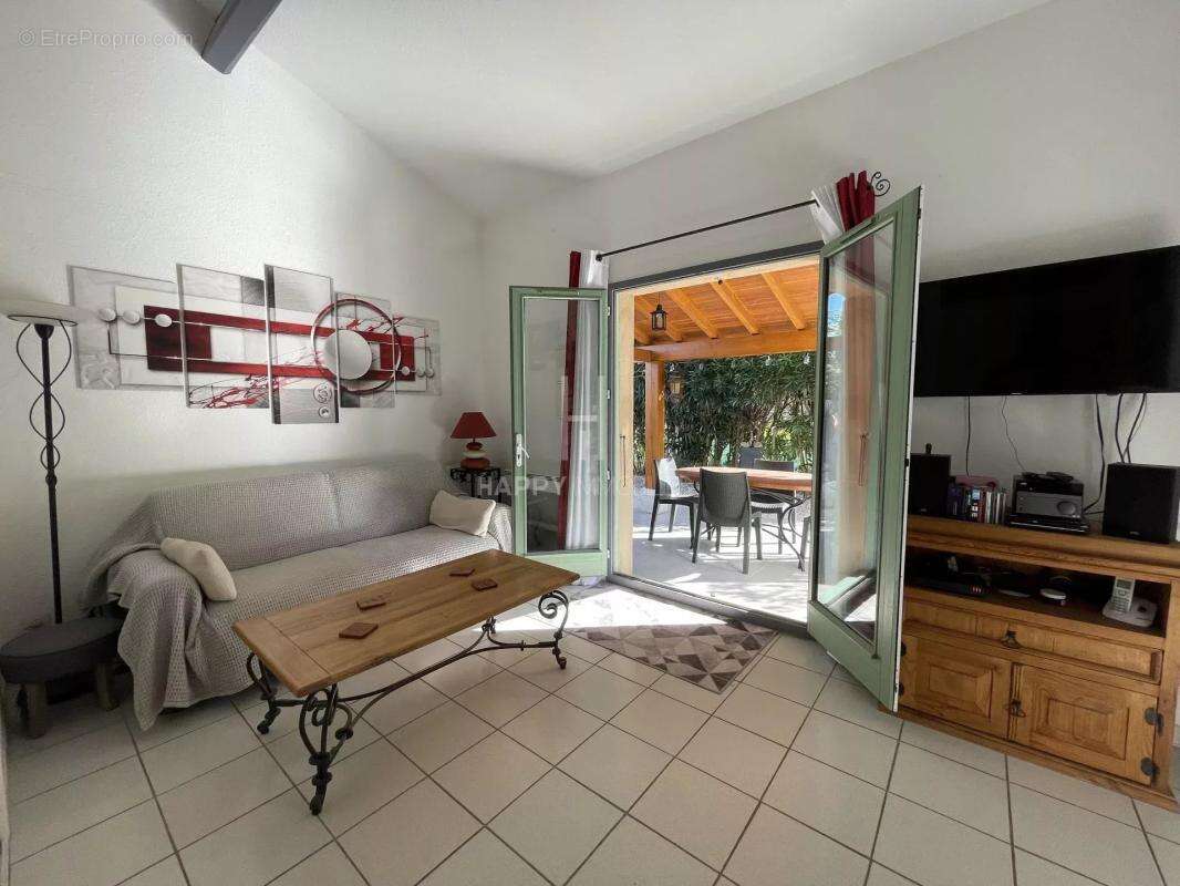 Maison à MOURIES