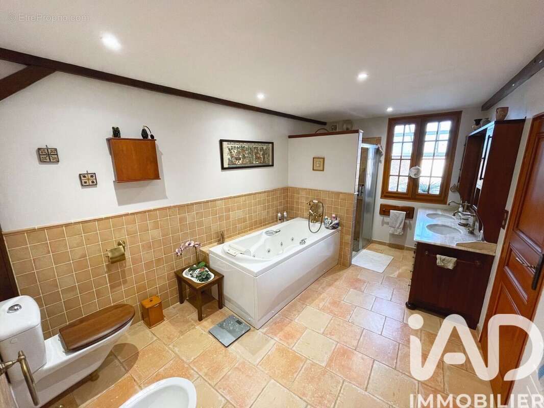 Photo 9 - Maison à VILLEBLEVIN