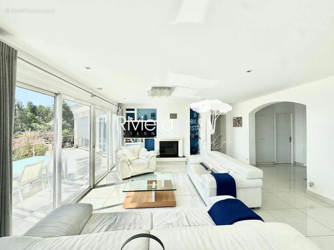 Cavalaire   propriété 309m2 vue mer, piscine & proche plages - photo 11