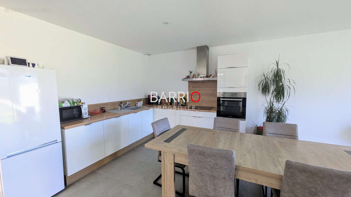 Maison à VILLELONGUE-DELS-MONTS