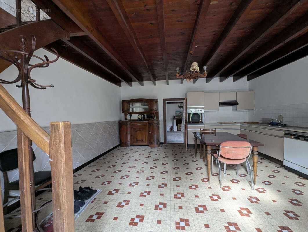 Maison à BAZOGES-EN-PAREDS