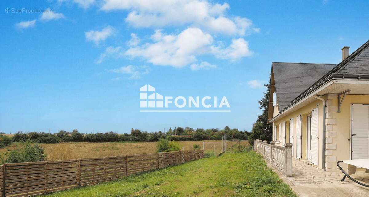 Maison à NEUVILLE-SUR-BRENNE