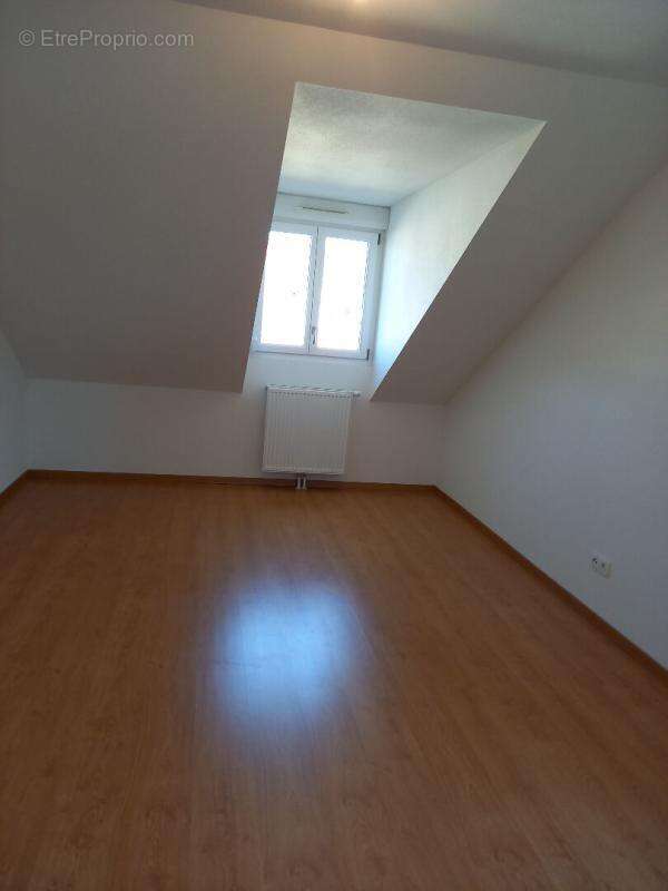 Appartement à MISEREY-SALINES