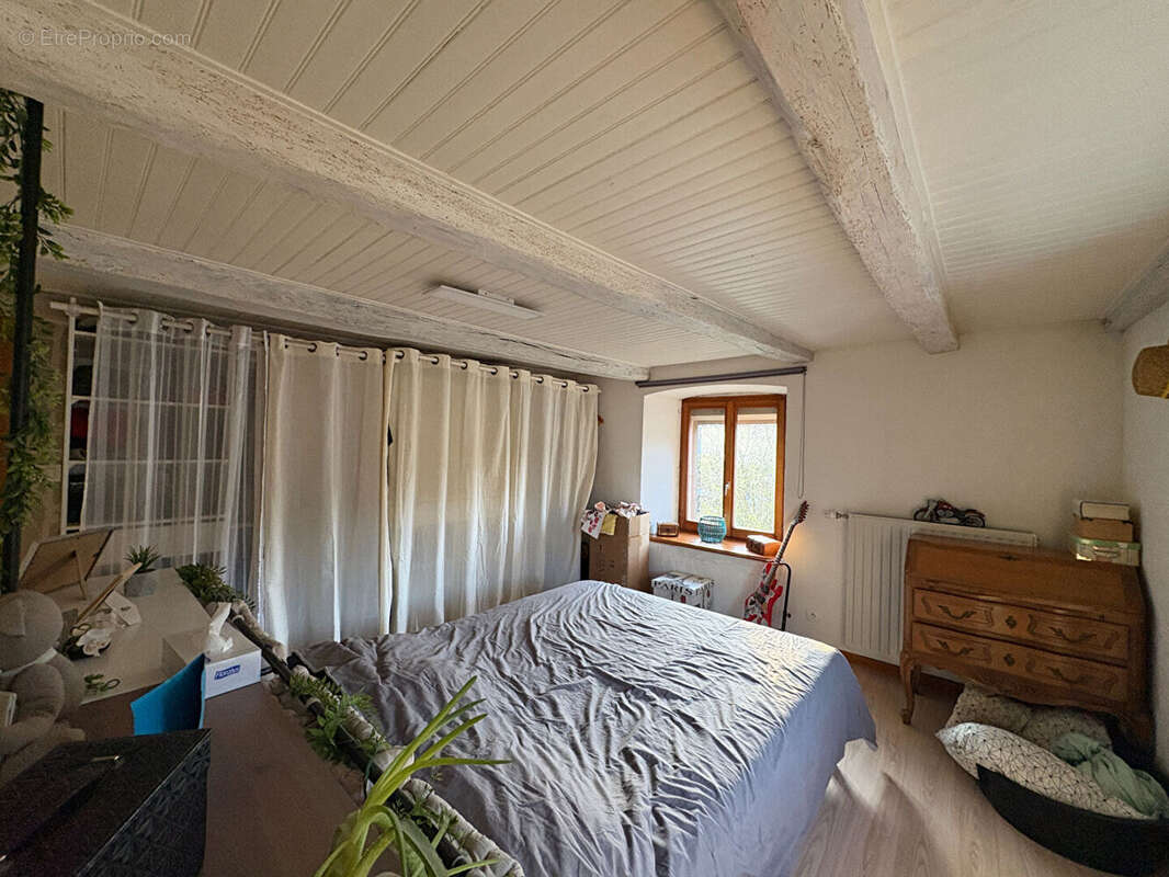 Maison à PONT-DE-ROIDE