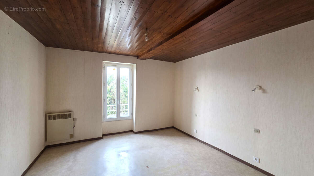 Maison à SAINT-LAURENT-DES-AUTELS