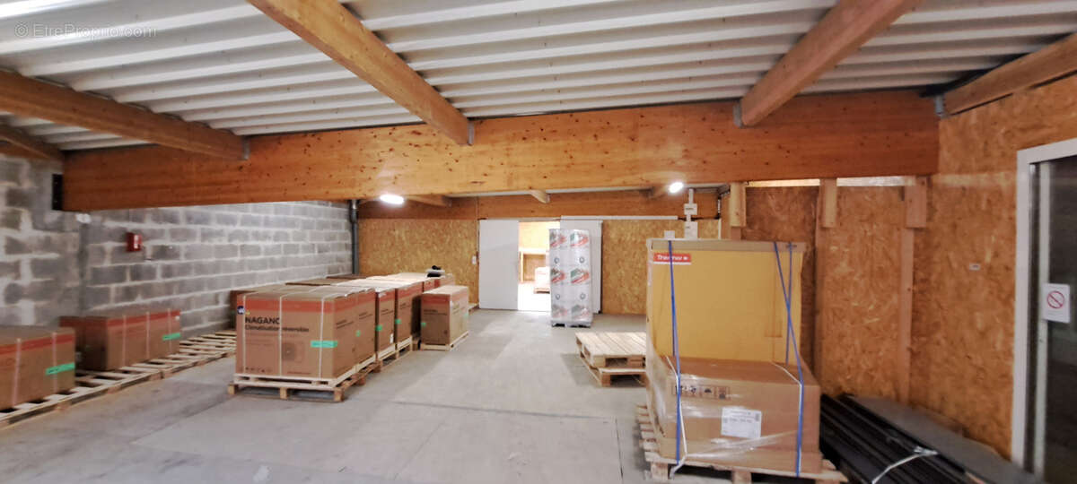 Commerce à FONTCOUVERTE