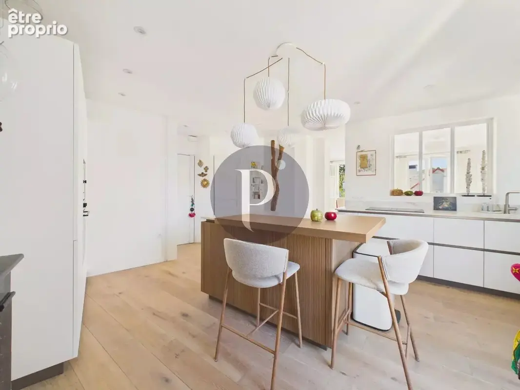 La surprise sous les toits : duplex style loft exceptionnel. - photo 9