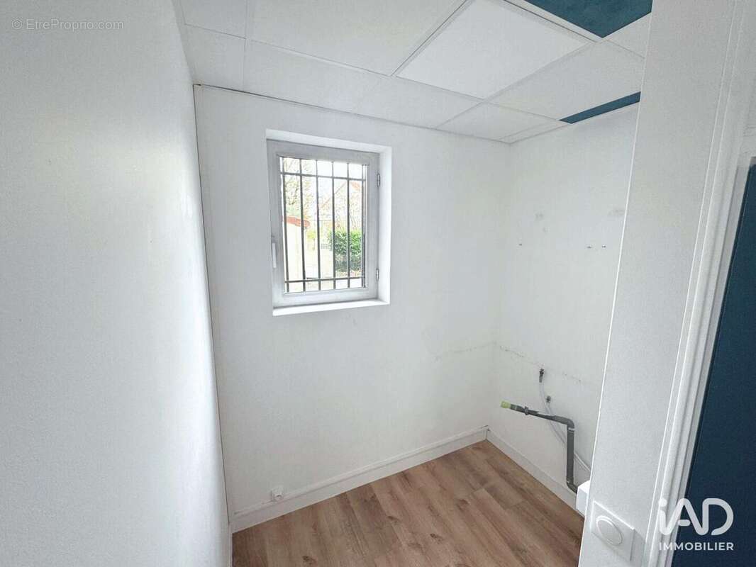 Photo 7 - Commerce à SAINTE-GENEVIEVE-DES-BOIS