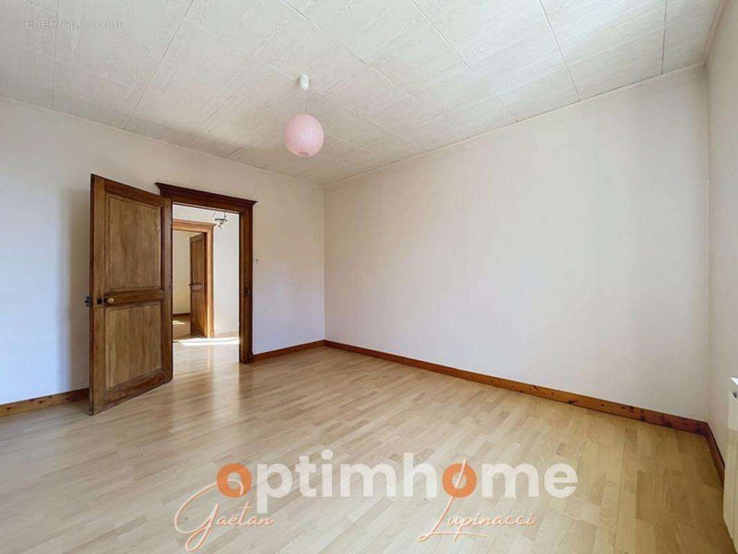 CLOUANGE – Grande maison familiale de 168 m² à deux pas du centre-ville ! - photo 7