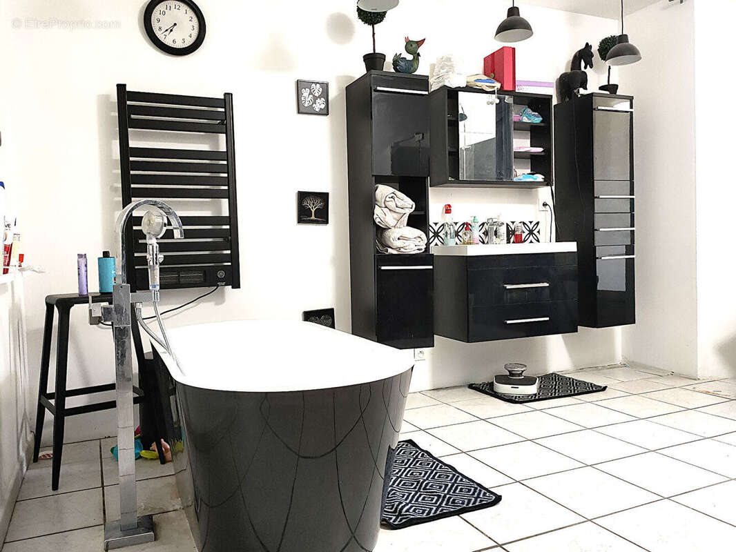 Appartement à SAINTE-ANASTASIE-SUR-ISSOLE