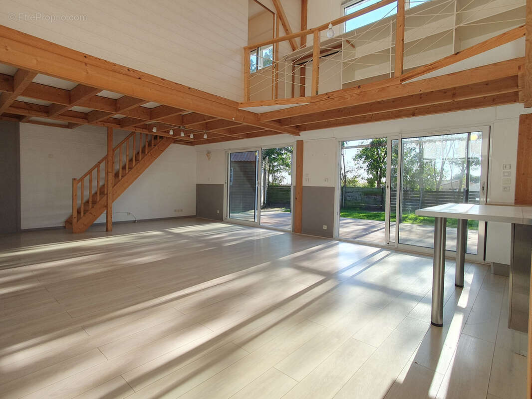 Maison à SAINT-DENIS-DU-PAYRE