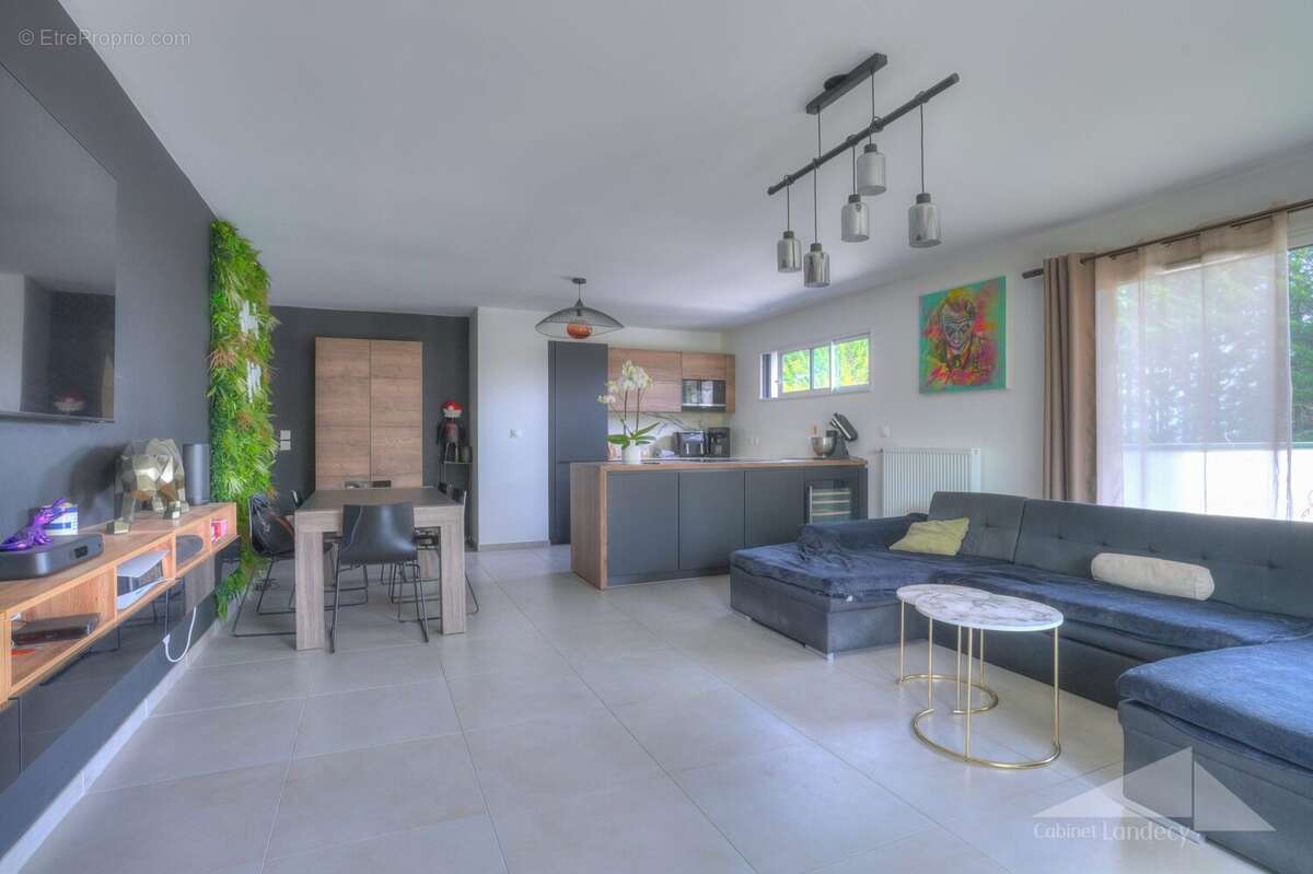 Appartement à DIVONNE-LES-BAINS