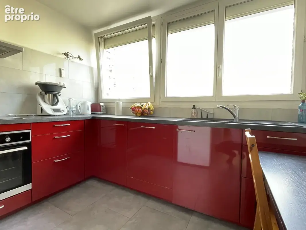 Tête d'Or - La Doua : T5 lumineux avec 3 ch., terrasse, 2 loggias et vue dégagée - photo 11