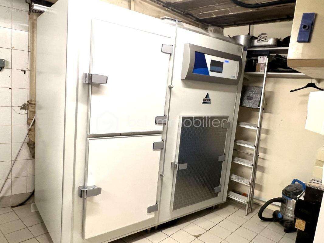 Commerce à PARIS-16E