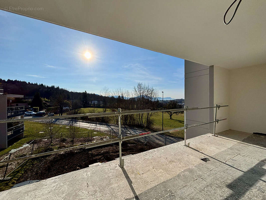 Appartement à VILLY-LE-PELLOUX