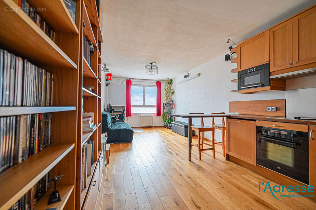 Appartement à PARIS-20E