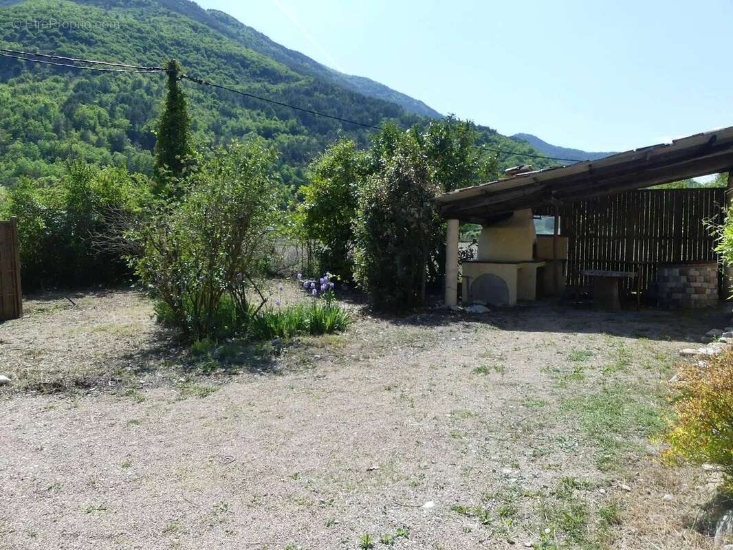Maison à PUGET-THENIERS