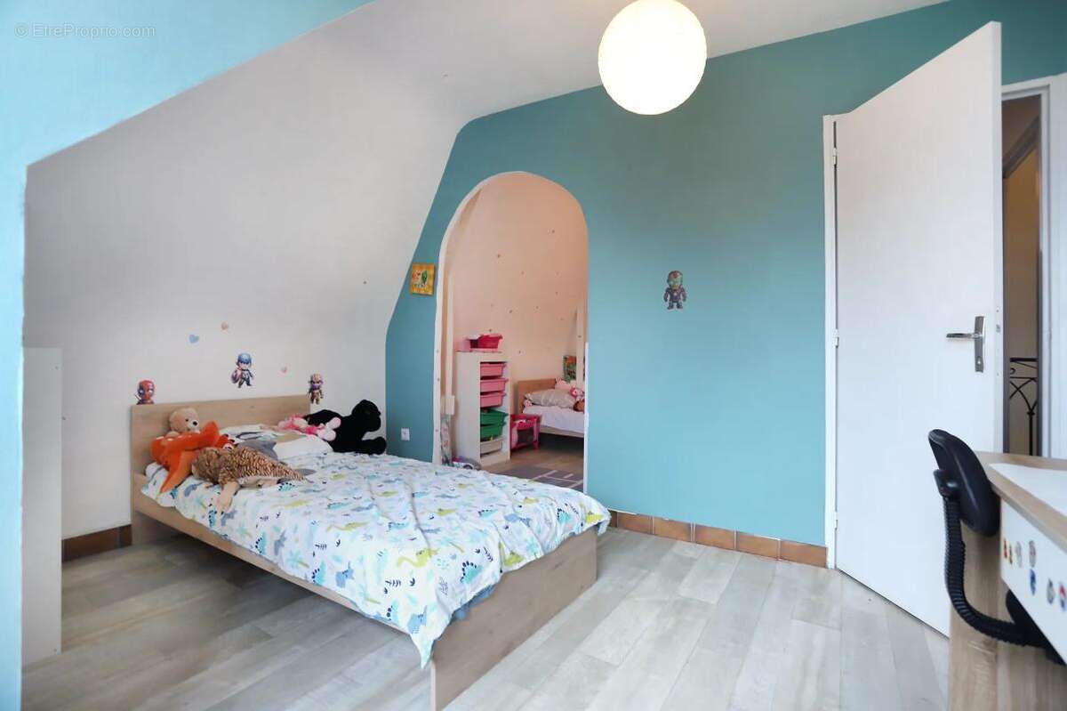 Maison à DOMAGNE