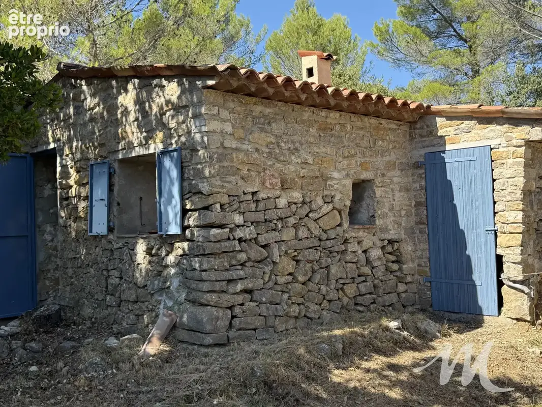 cabanon en pierres de 24 m² à Pontevès - photo 2
