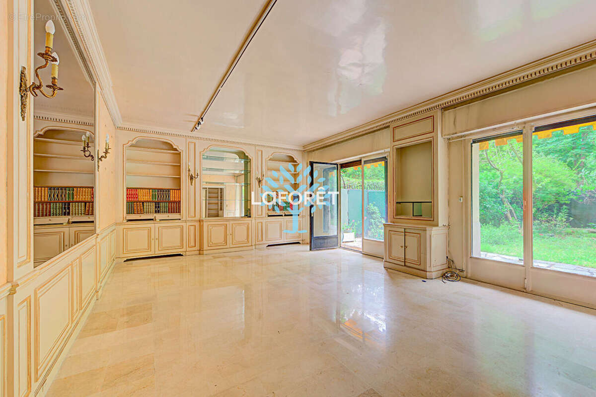 Appartement à NEUILLY-SUR-SEINE