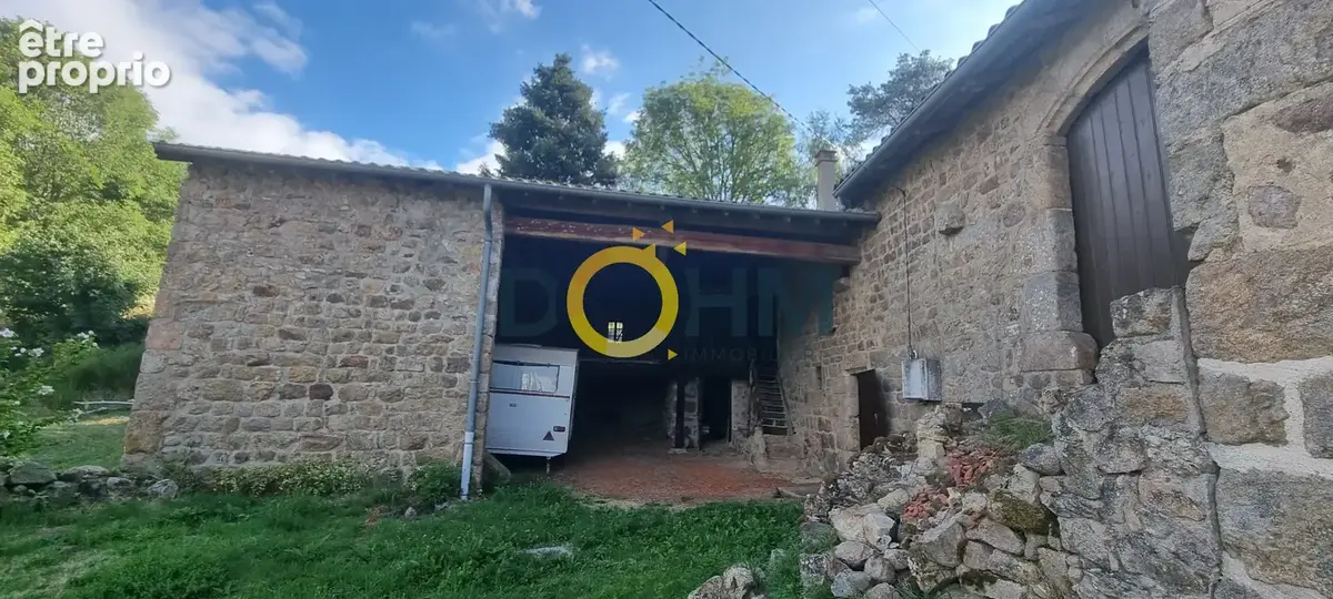 Corps de ferme à rénover avec fort potentiel d'agrandissement, hangar et jardin arboré à Usson-en-Forez - photo 9