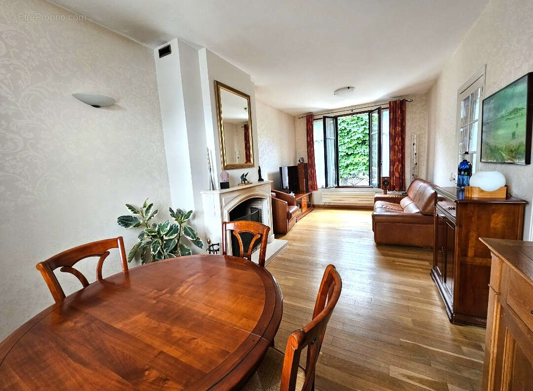 Maison à SAVIGNY-SUR-ORGE