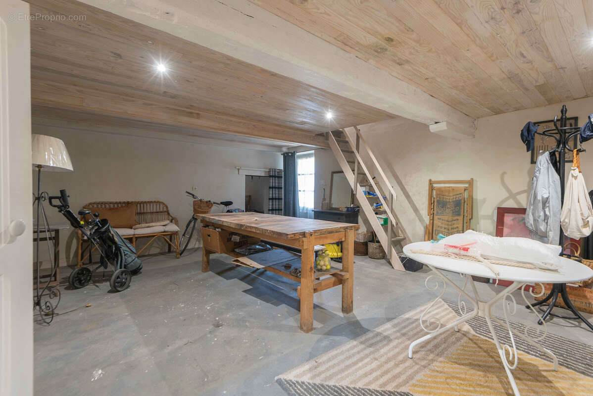 Maison en pierre - 228m2 - 4 chambres - photo 12