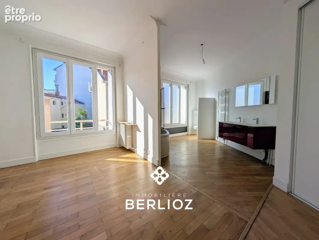 Appartement N.Chorier 135m2 + parking privée - photo 16