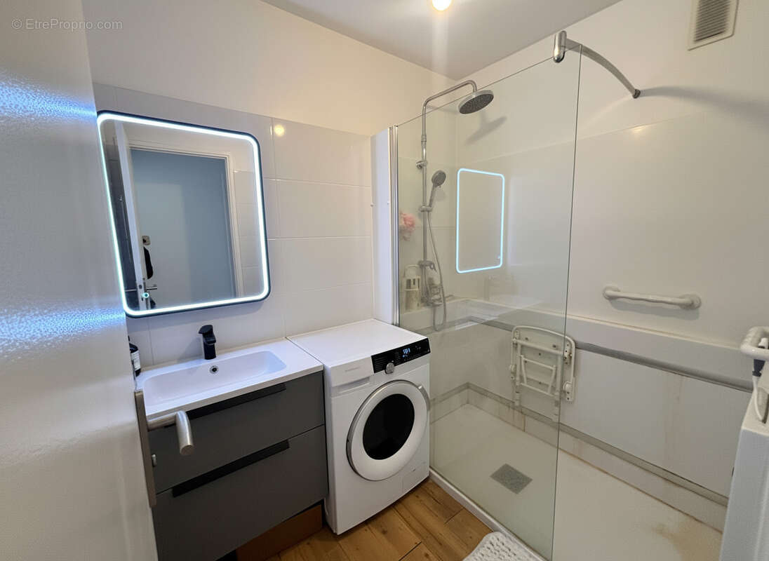 Appartement à MARSEILLE-5E