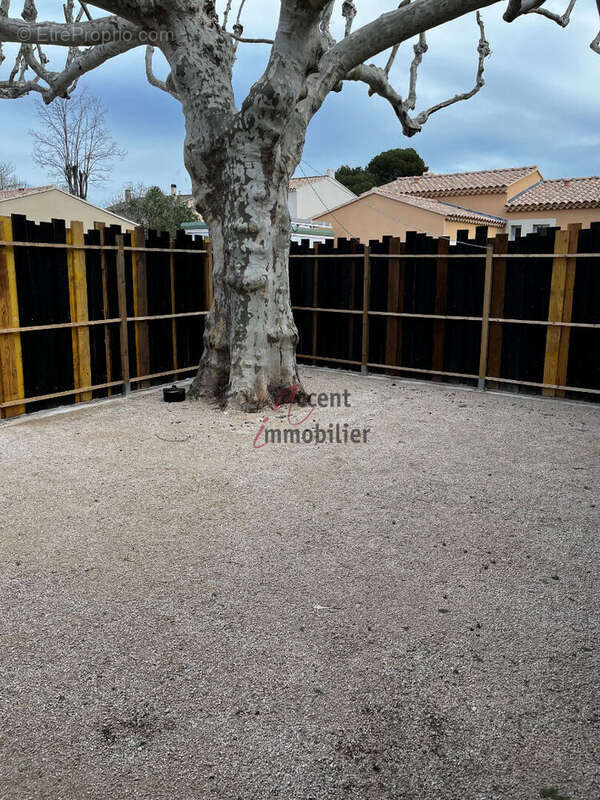 EXCLUSIVITE : Maison plain pied avec jardin T2 Bis (mezzanine) et places de parking - photo 2