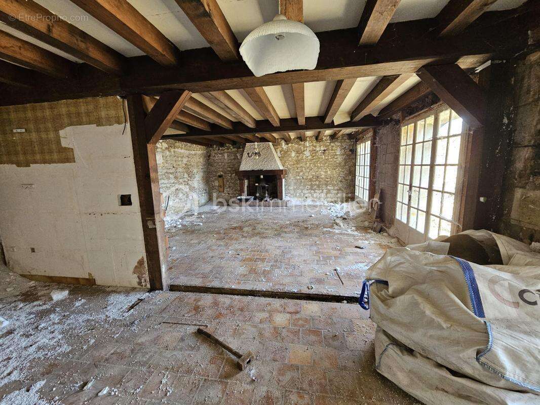 LIGUEIL CENTRE - Proches tous commerces - photo 3