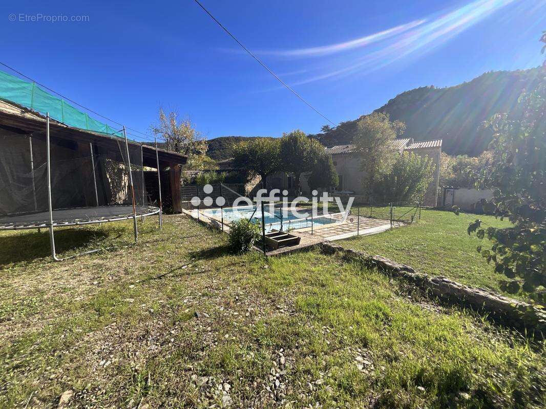 Maison à SAINT-JULIEN-EN-SAINT-ALBAN