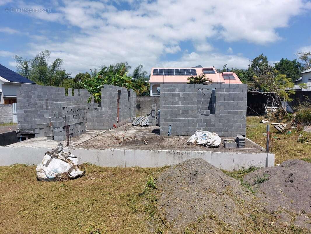 Terrain à SAINTE-SUZANNE