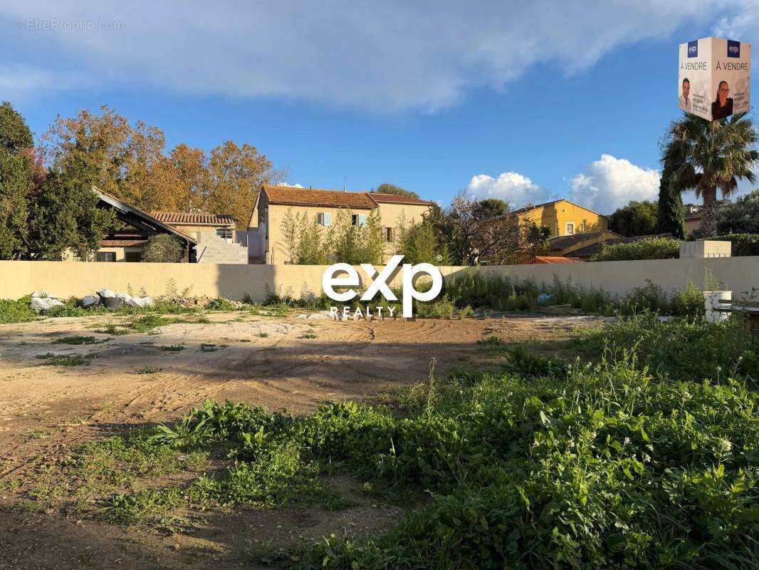 Terrain à OLLIOULES