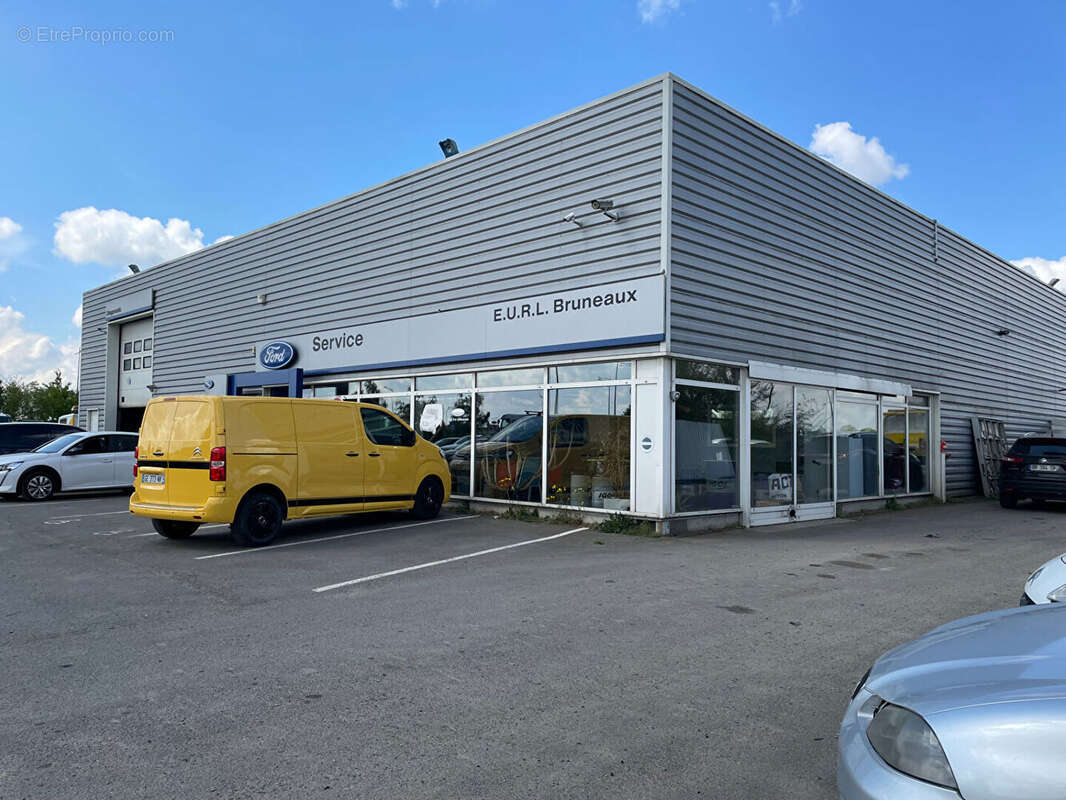 Local commercial 650m² à toury - photo 4