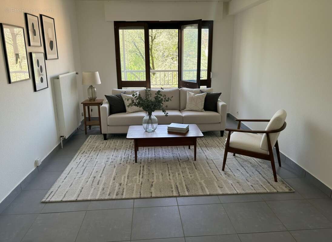 Photo retouchée - Appartement à ROMANS-SUR-ISERE