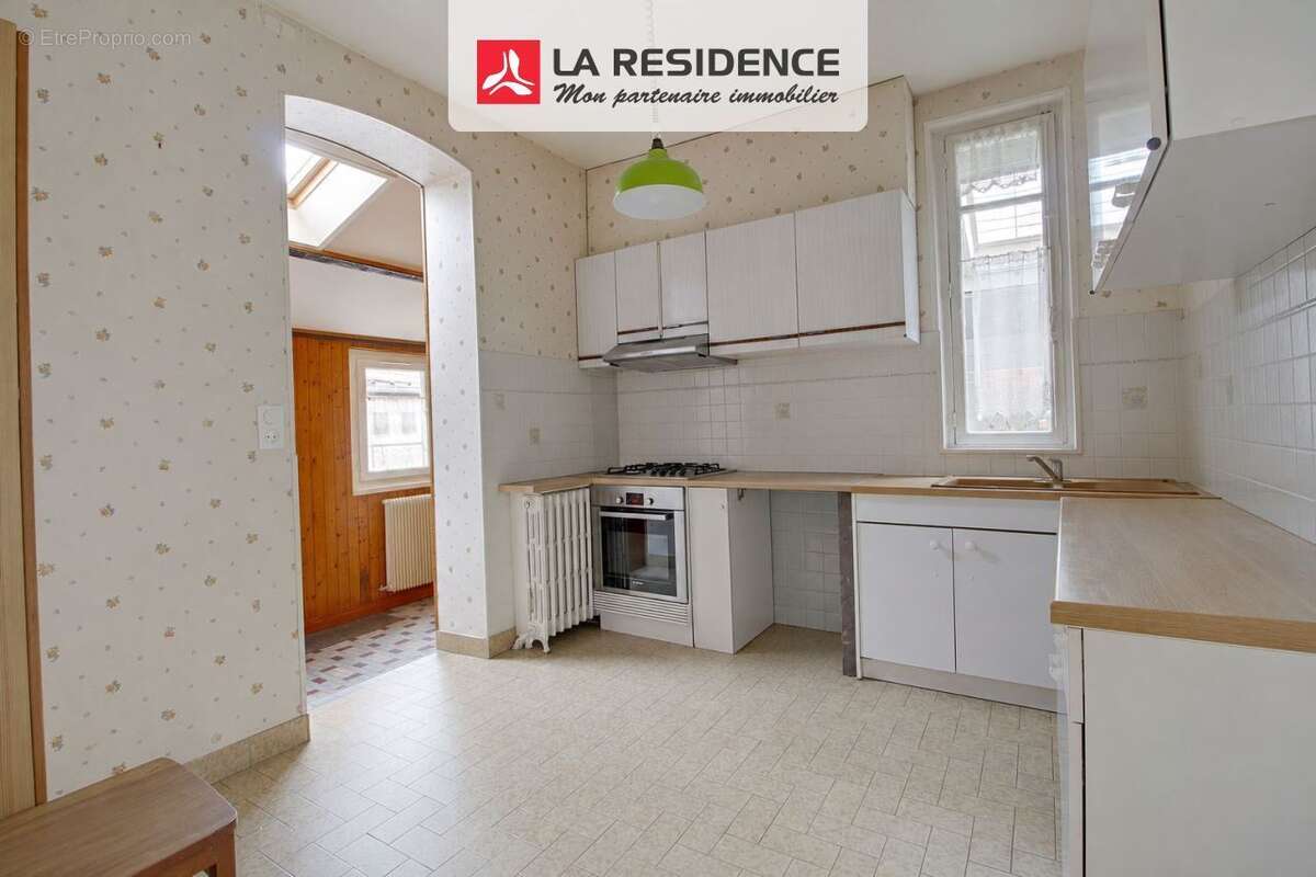 Maison 106 m² à Saint-Etienne-Du-Rouvray  - photo 4