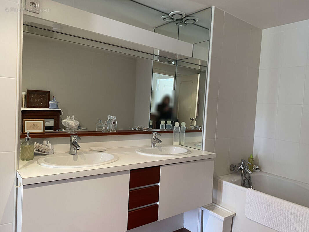 Bel appartement T5 de 142 m² avec balcon sur jardin orienté Sud Ouest - photo 7