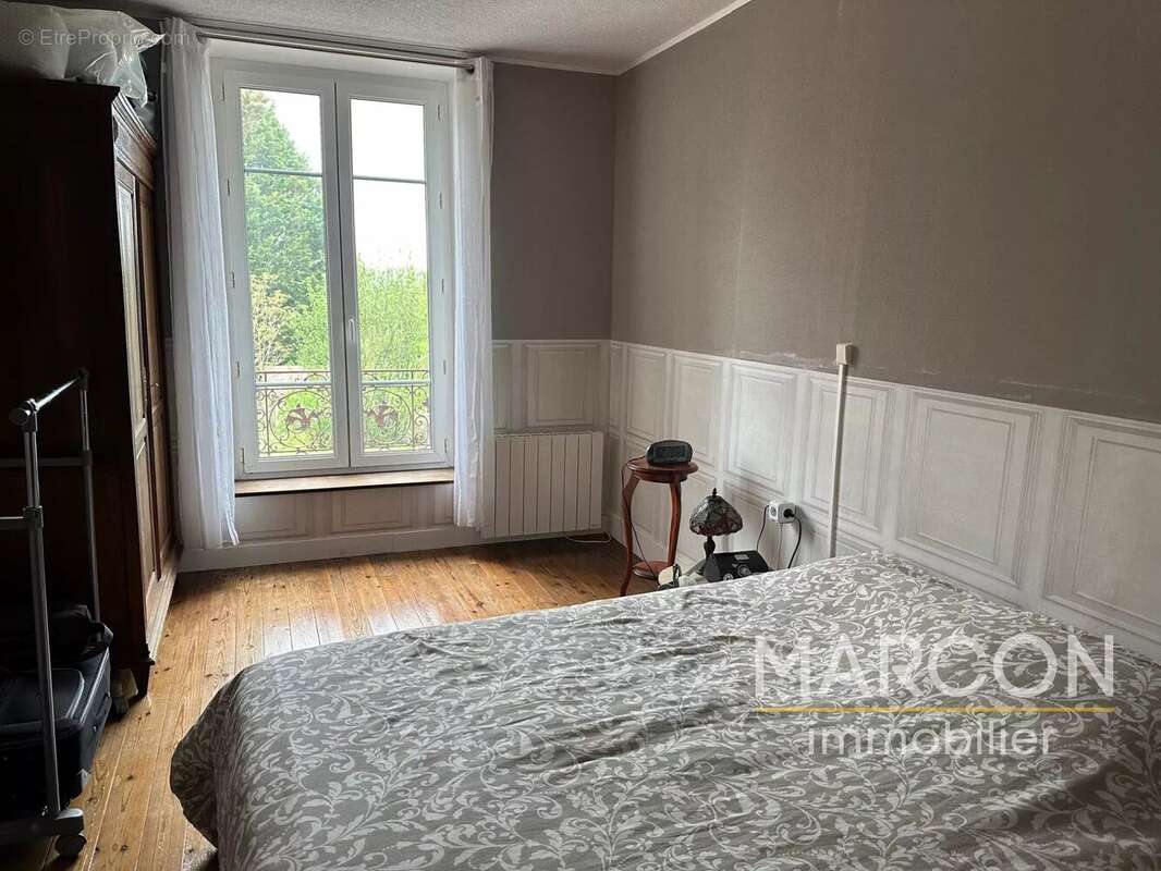 Maison à SAINT-LEGER-BRIDEREIX