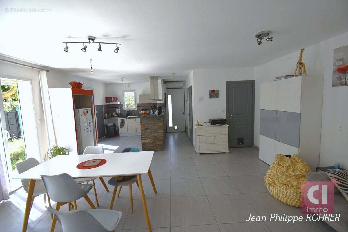 Maison à FLASSANS-SUR-ISSOLE